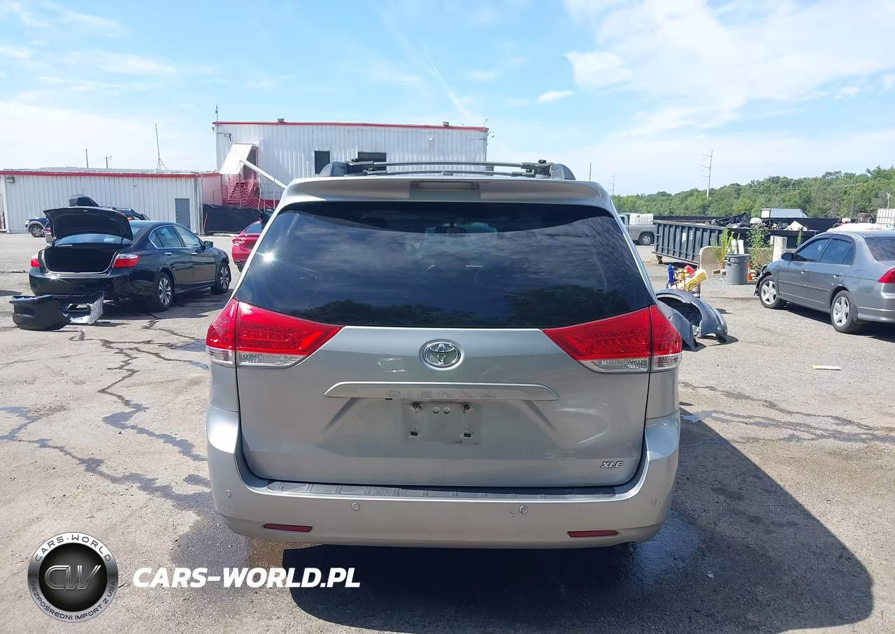 2013 Toyota Sienna Xle V6 8 Passenger VIN:5TDYK3DC3DS370574 - 17