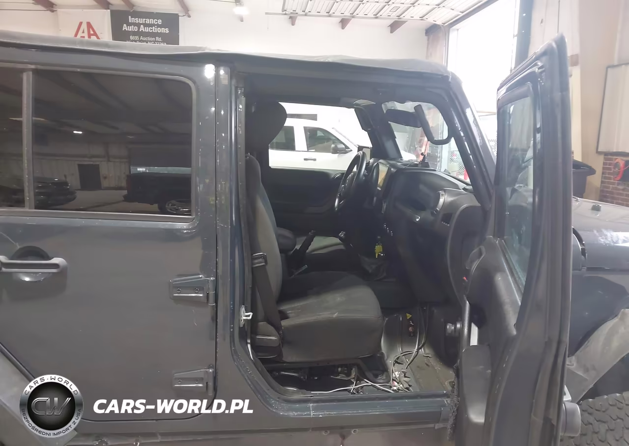 2016 Jeep Wrangler Unlimited Willys Wheeler VIN:1C4BJWDG8GL349075 - 5