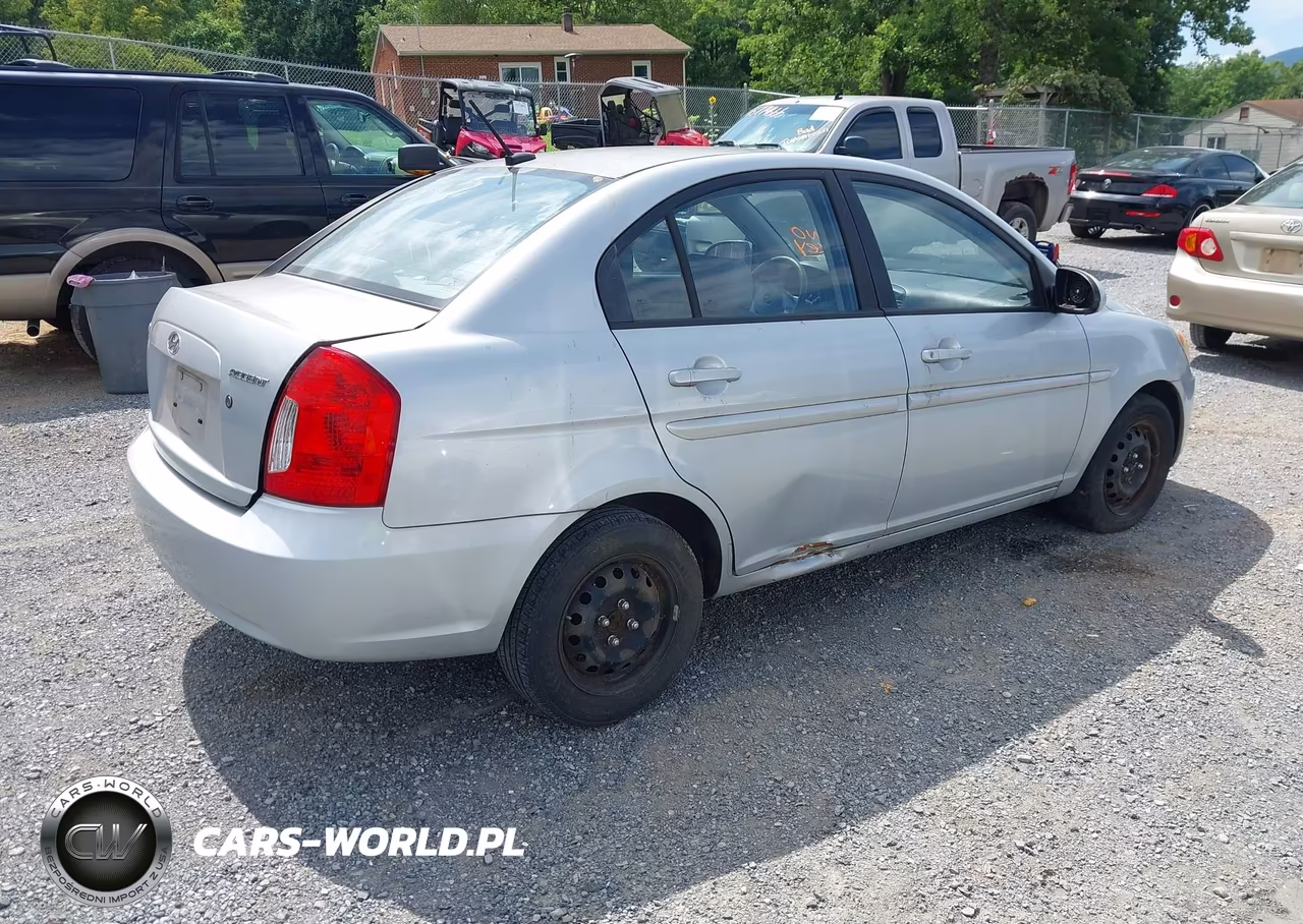 2008 Hyundai Accent Gls VIN:KMHCN46C98U258797 - 4