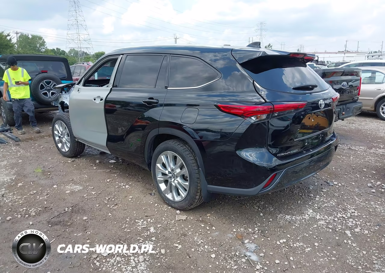 2023 Toyota Highlander Limited VIN:5TDKDRBH1PS018390 - 3