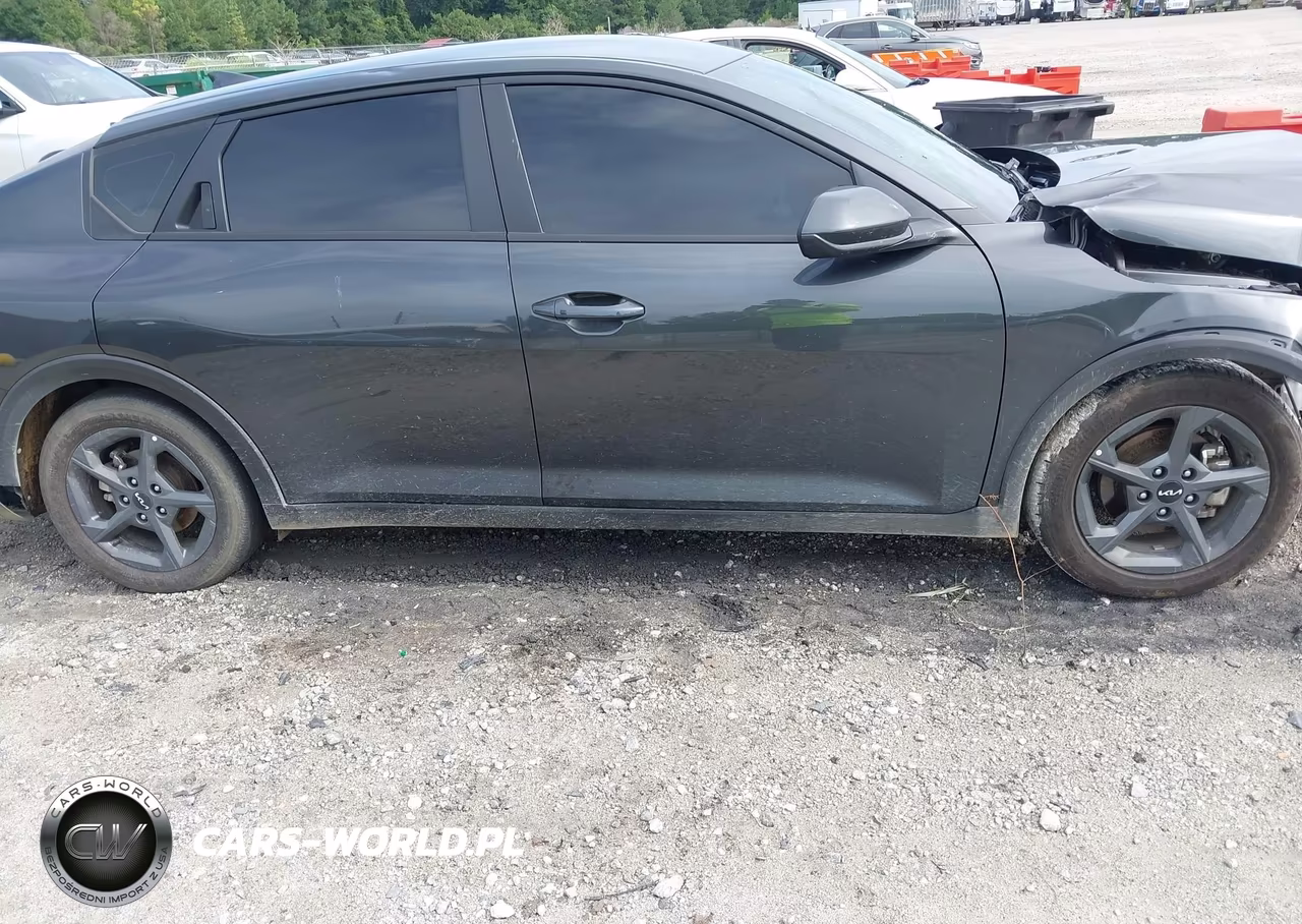 2025 Kia K4 Lxs VIN:3KPFT4DE6SE086942 - 13