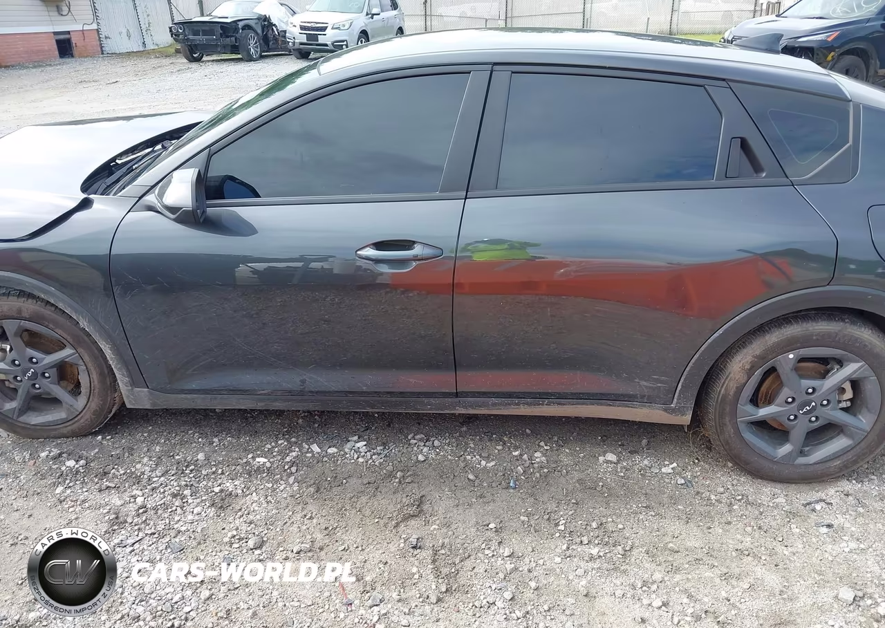 2025 Kia K4 Lxs VIN:3KPFT4DE6SE086942 - 14