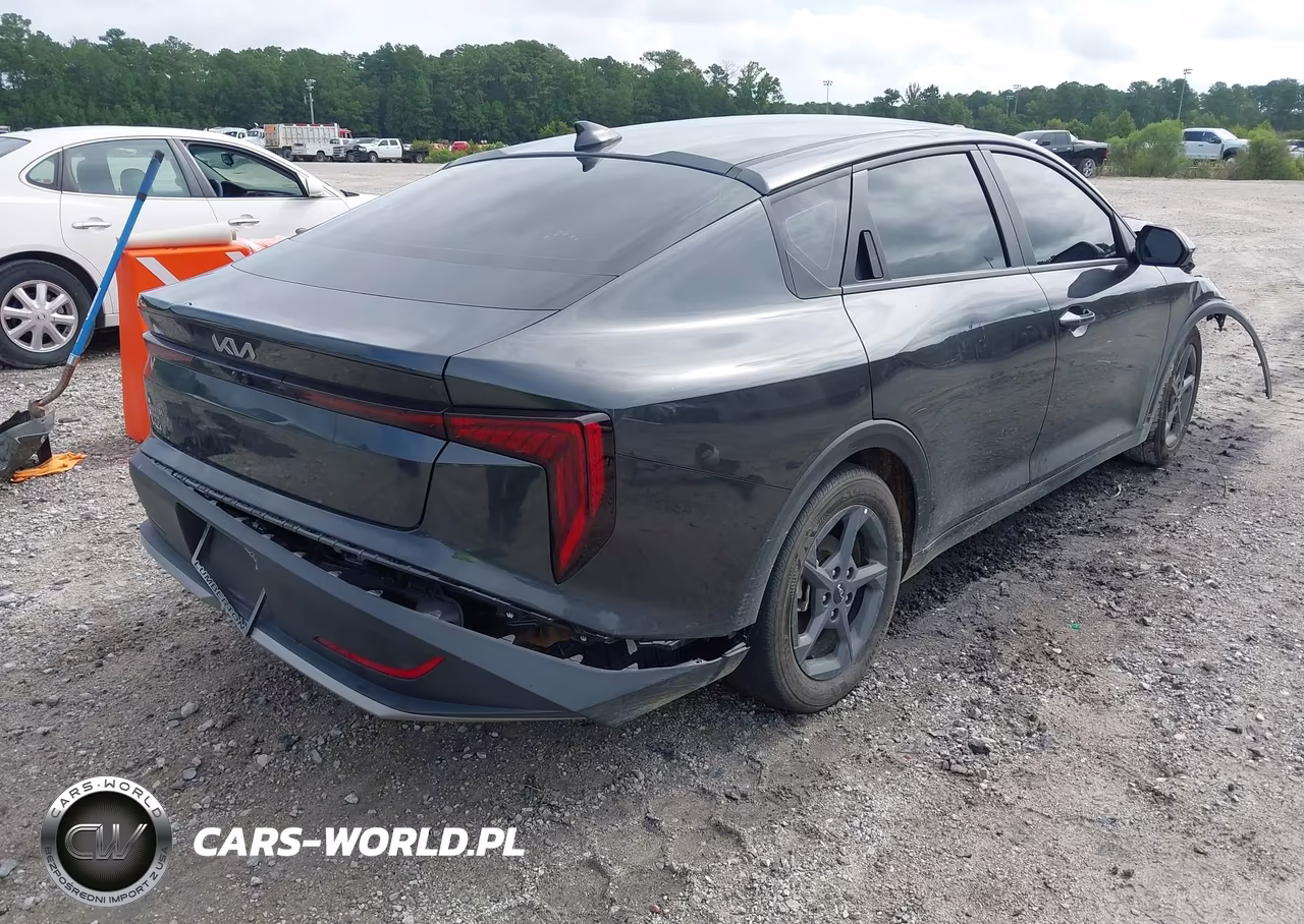 2025 Kia K4 Lxs VIN:3KPFT4DE6SE086942 - 4