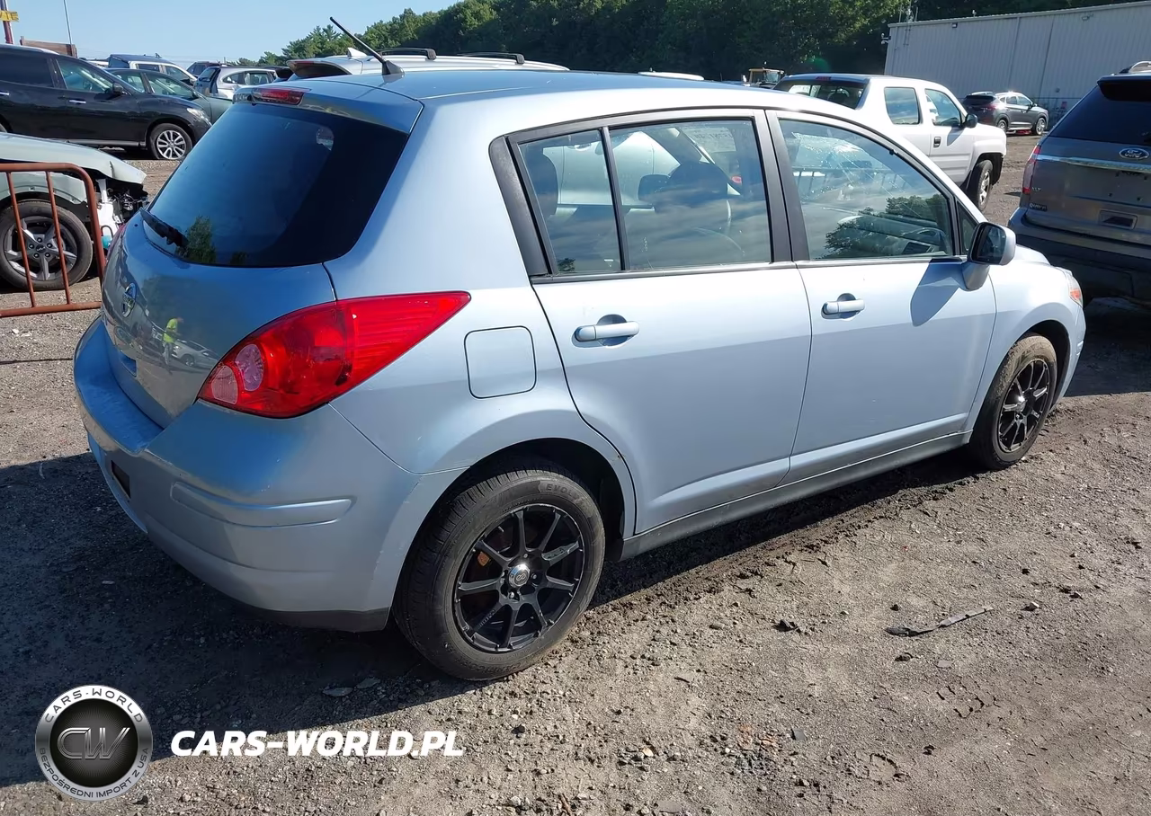 2011 Nissan Versa 1.8S VIN:3N1BC1CP4BL495195 - 4