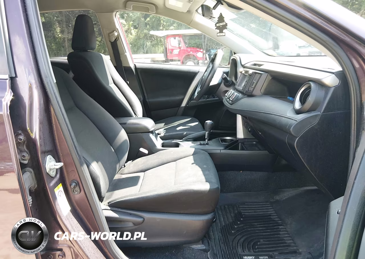 2018 Toyota Rav4 Le VIN:2T3BFREV9JW787009 - 5