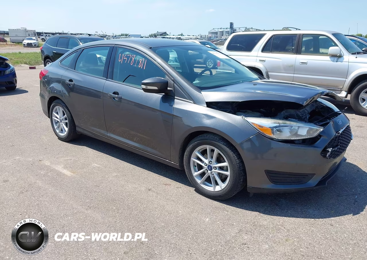 2017 Ford Focus Se VIN:1FADP3F25HL343023 - 1