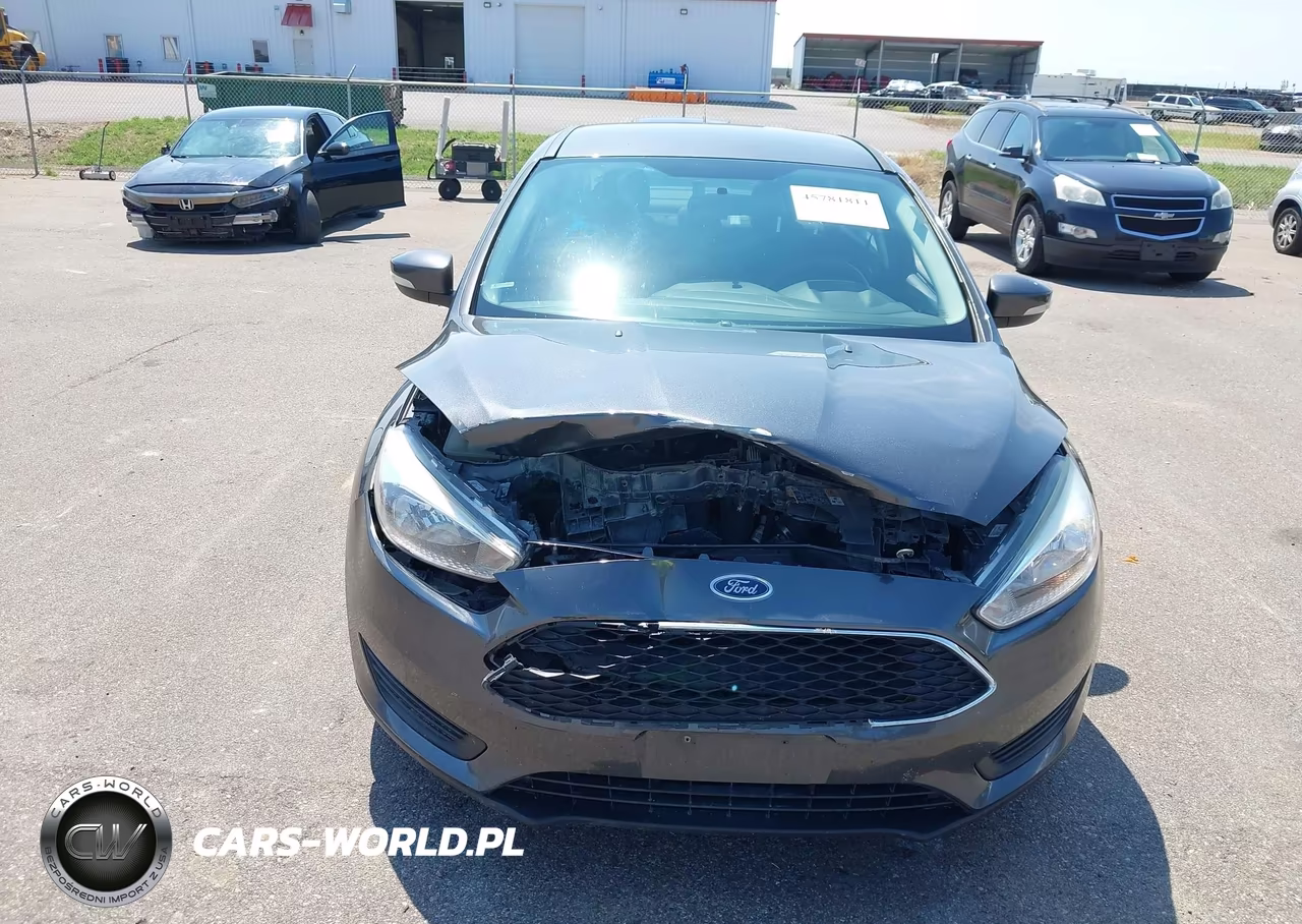 2017 Ford Focus Se VIN:1FADP3F25HL343023 - 6