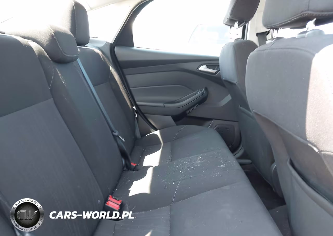 2017 Ford Focus Se VIN:1FADP3F25HL343023 - 8