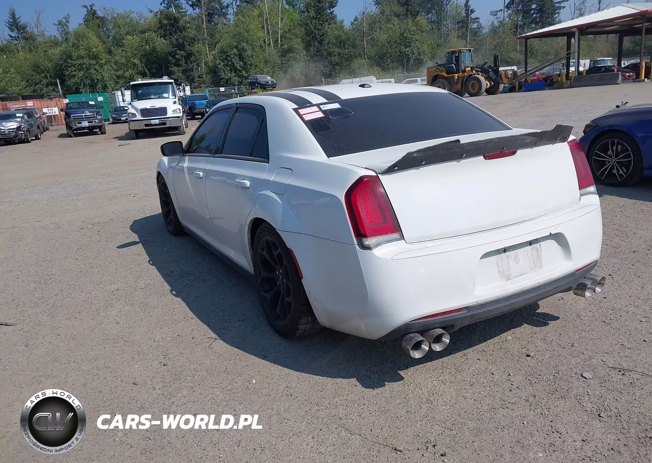 2017 Chrysler 300 S VIN:2C3CCABG1HH657552 - 3