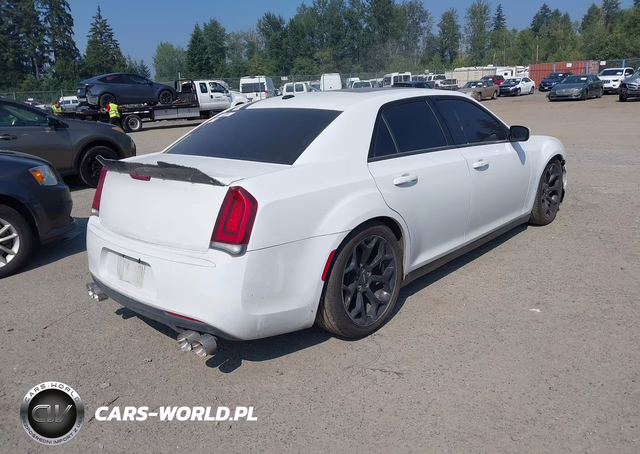 2017 Chrysler 300 S VIN:2C3CCABG1HH657552 - 4