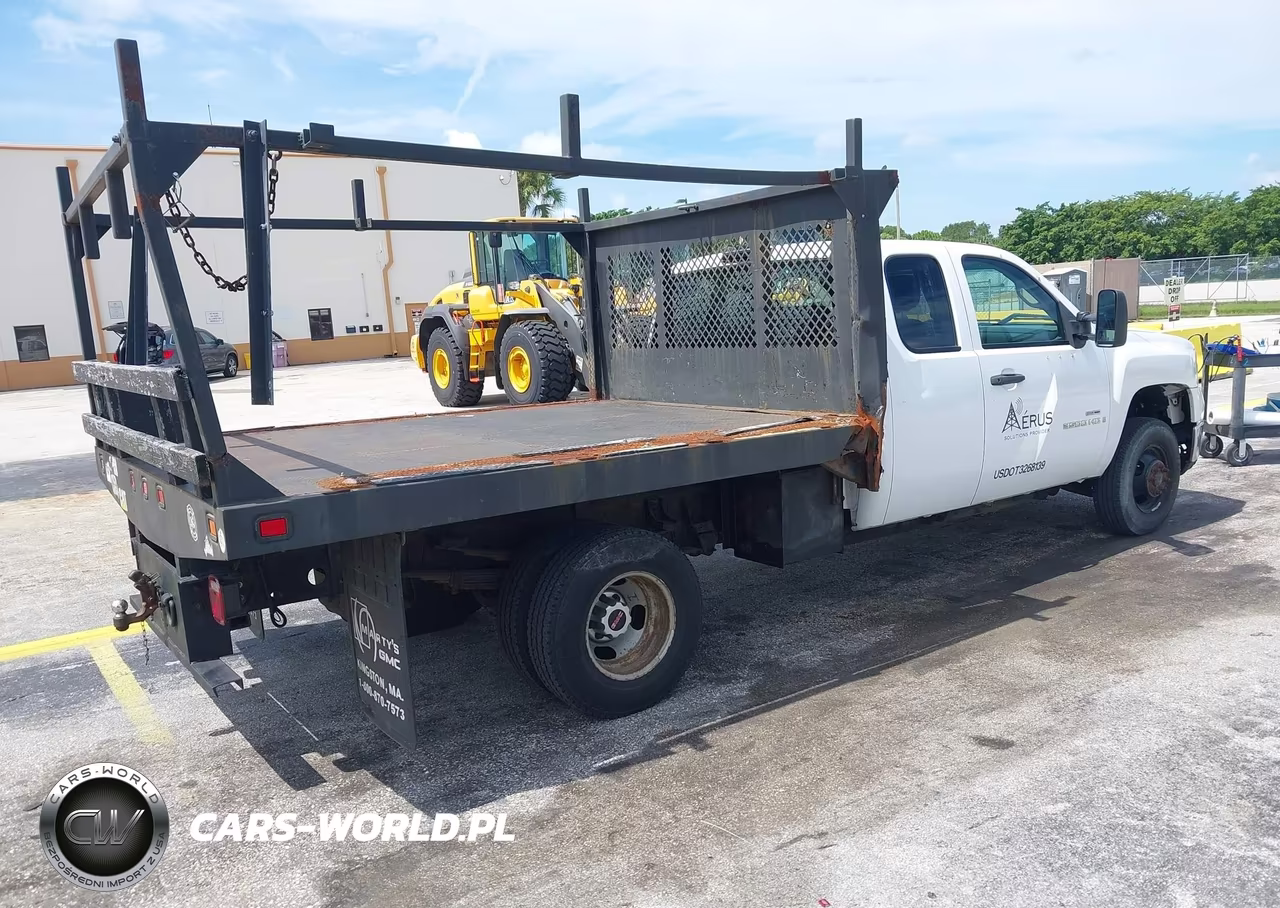 2007 GMC Sierra 3500 Chassis Work Truck VIN:1GDJK396X7E585220 - 4