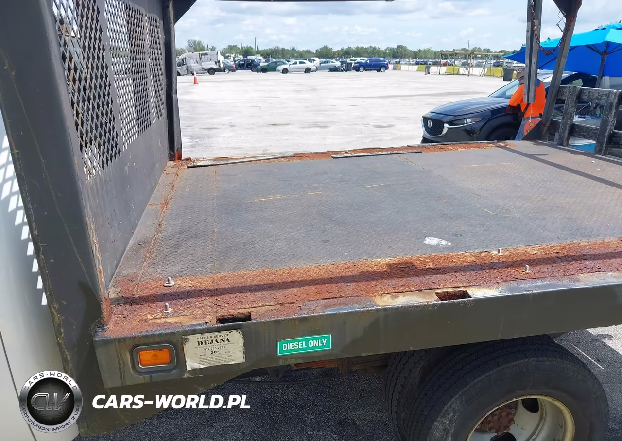 2007 GMC Sierra 3500 Chassis Work Truck VIN:1GDJK396X7E585220 - 6