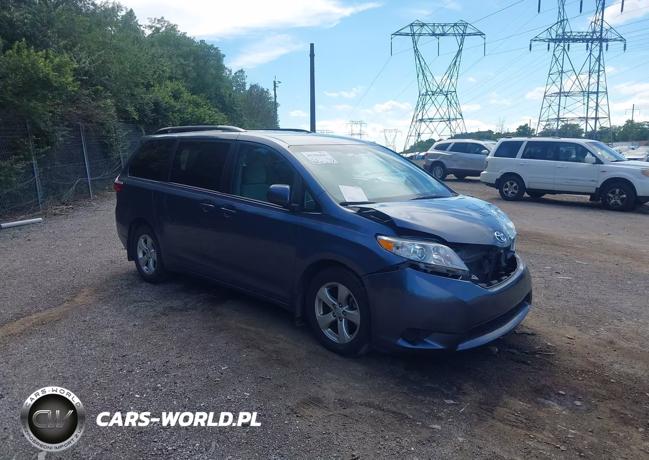 2017 Toyota Sienna Le 8 Passenger – zdjęcie 1 z 16