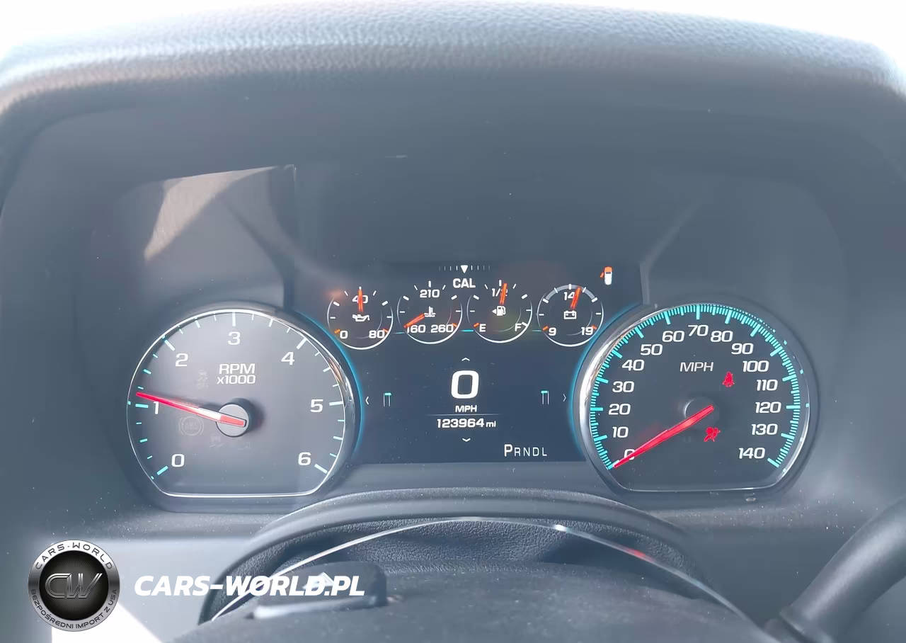 2017 Chevrolet Tahoe Premier VIN:1GNSKCKC7HR398320 - 16