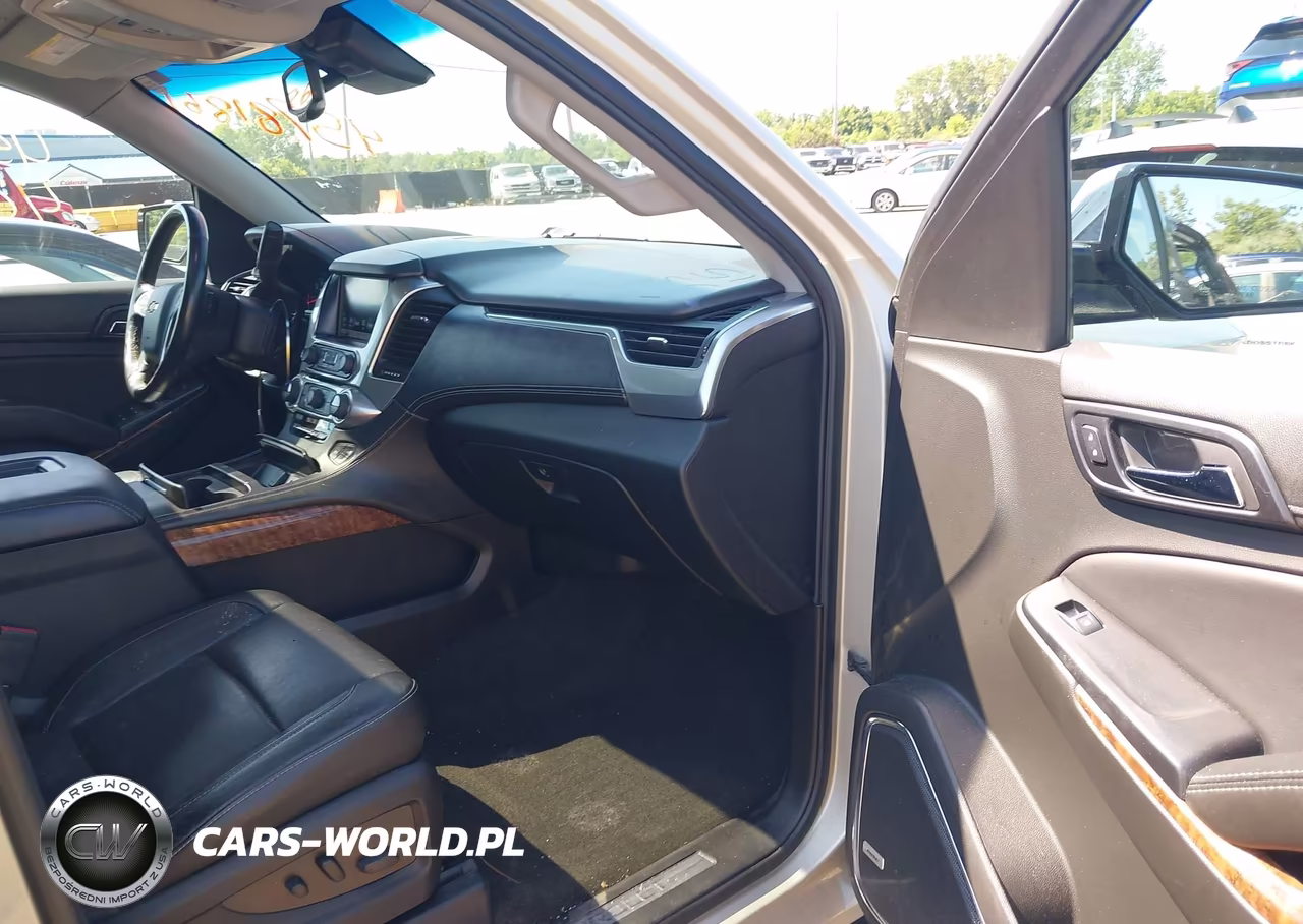 2017 Chevrolet Tahoe Premier VIN:1GNSKCKC7HR398320 - 5
