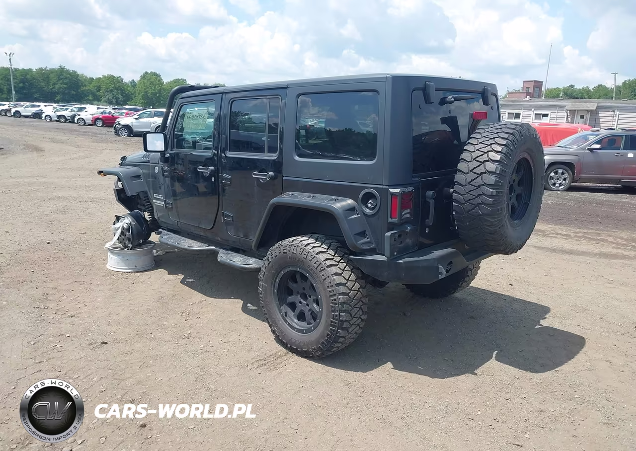 2015 Jeep Wrangler Unlimited Sport VIN:1C4BJWDG1FL688288 - 3