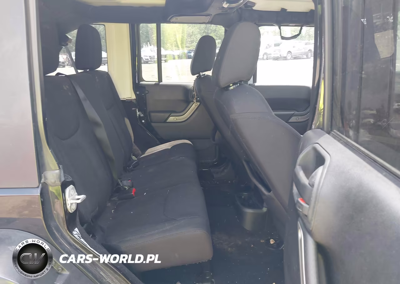 2015 Jeep Wrangler Unlimited Sport VIN:1C4BJWDG1FL688288 - 8