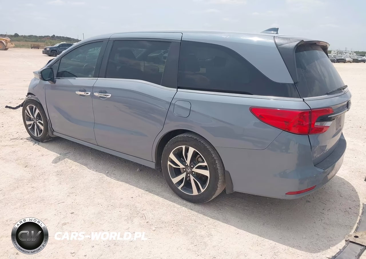 2023 Honda Odyssey Touring VIN:5FNRL6H81PB070369 - 3