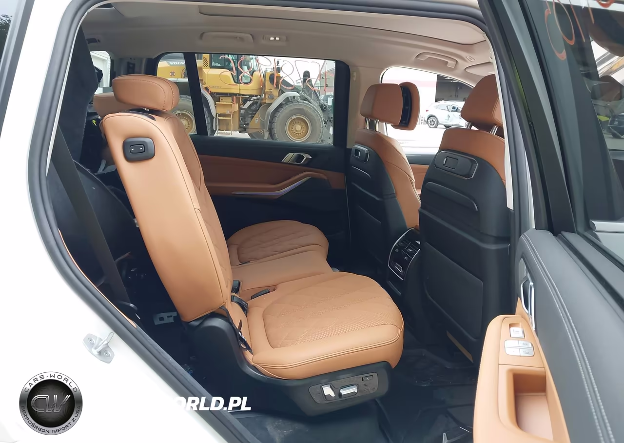 2024 BMW X7 xDrive40I VIN:5UX23EM05R9V40197 - 8