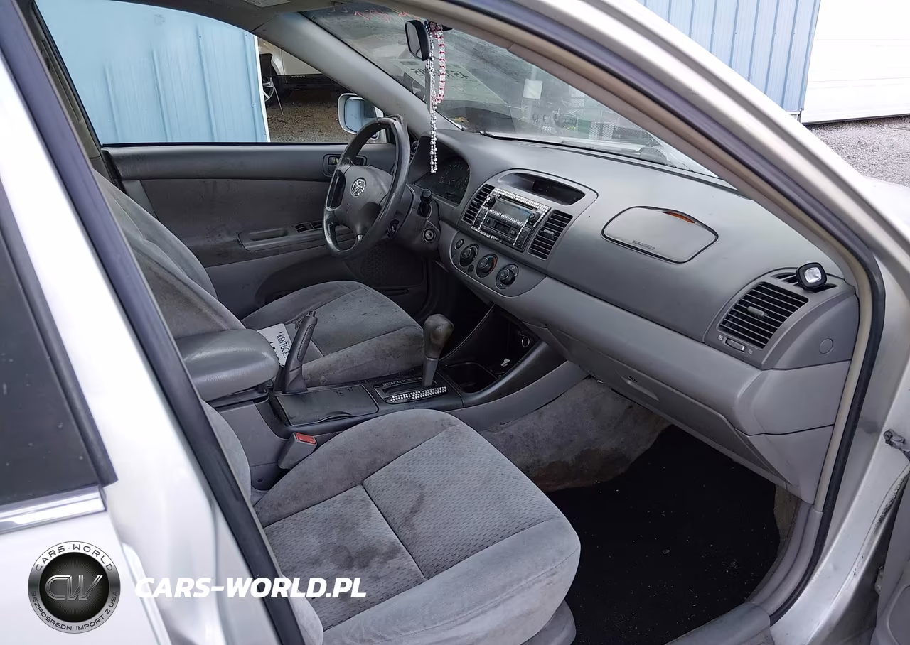 2003 Toyota Camry Le VIN:4T1BE32K63U140301 - 5