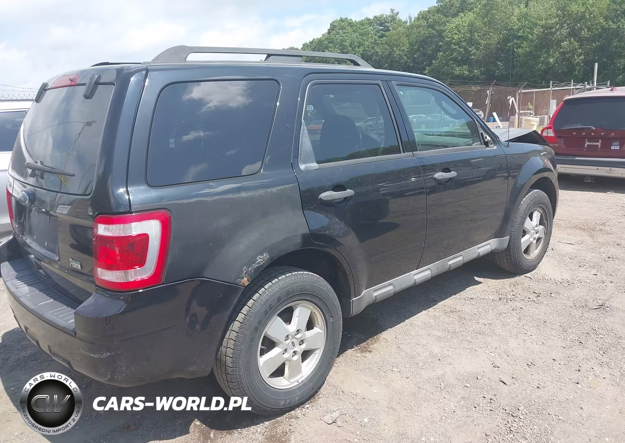 2010 Ford Escape Xlt VIN:1FMCU9DG4AKA41813 - 4