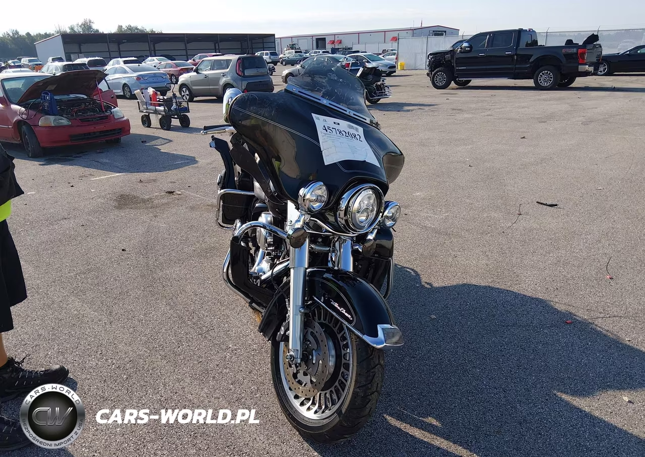 2010 Harley-Davidson Flhtcu VIN:1HD1FC416AB673810 - 5