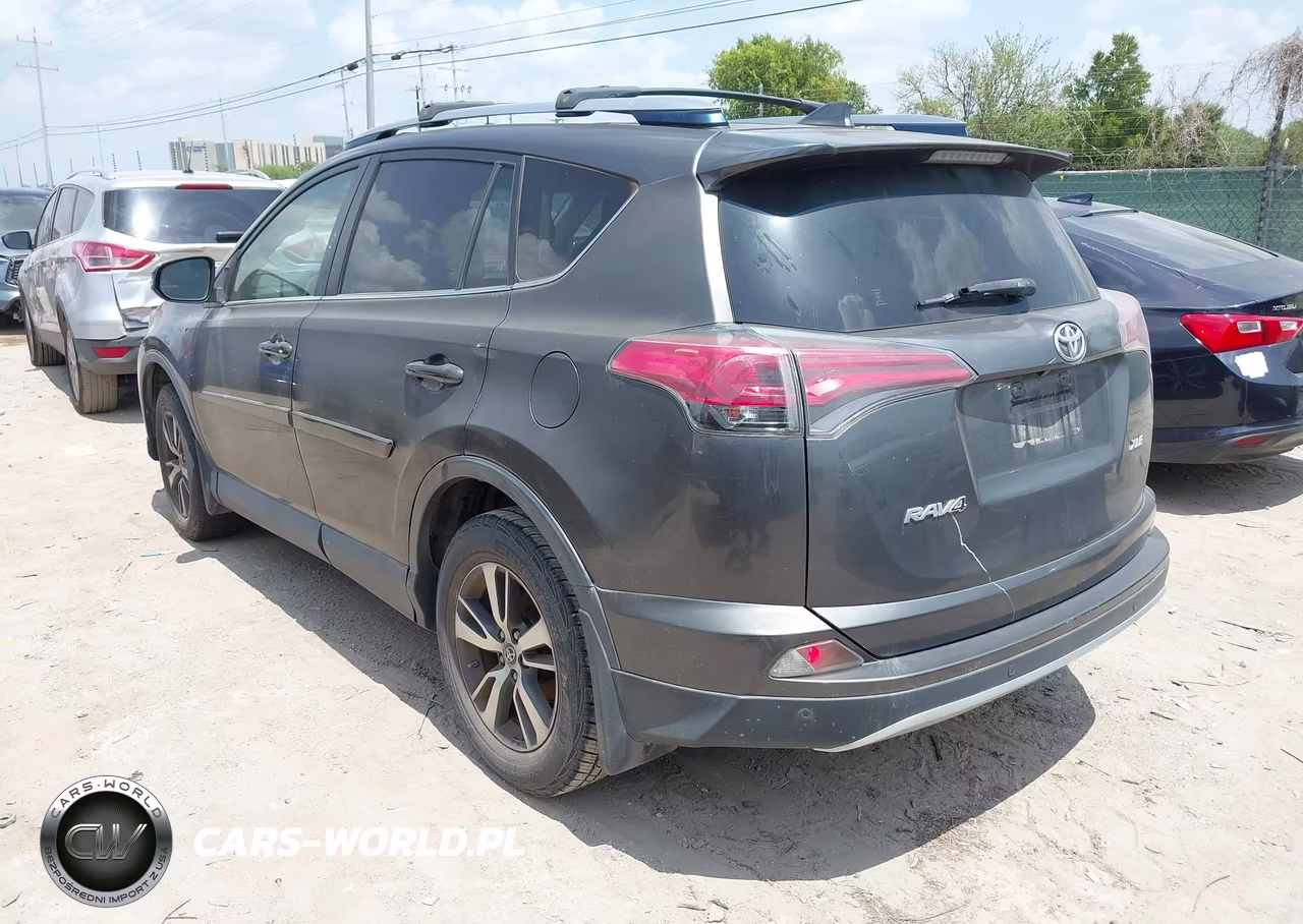 2017 Toyota Rav4 Xle VIN:JTMWFREV1HJ111986 - 3