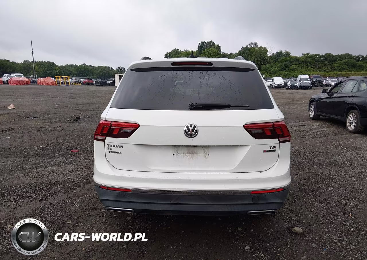 2018 Volkswagen Tiguan VIN:3VV2B7AX3JM154239 - 16