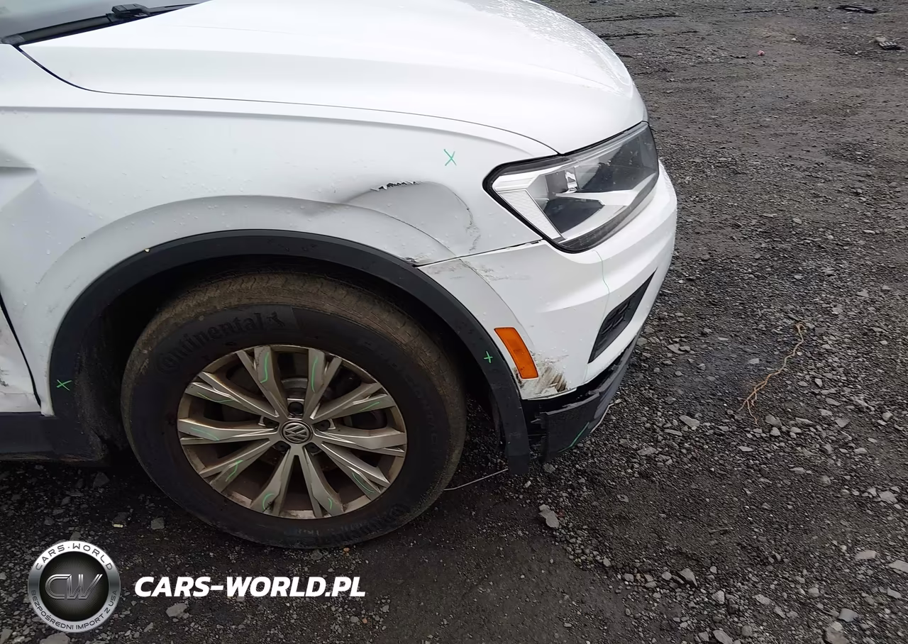 2018 Volkswagen Tiguan VIN:3VV2B7AX3JM154239 - 17