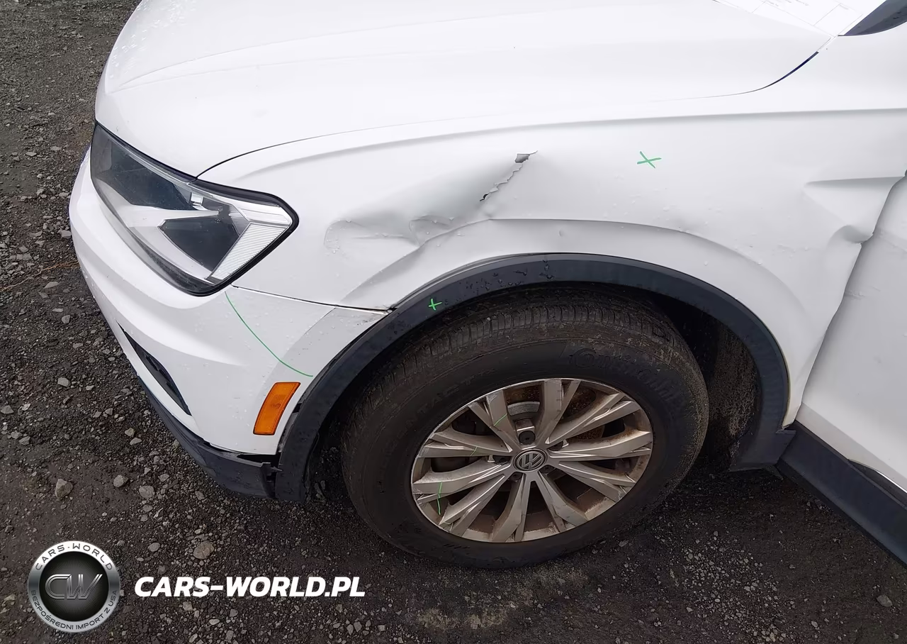 2018 Volkswagen Tiguan VIN:3VV2B7AX3JM154239 - 18