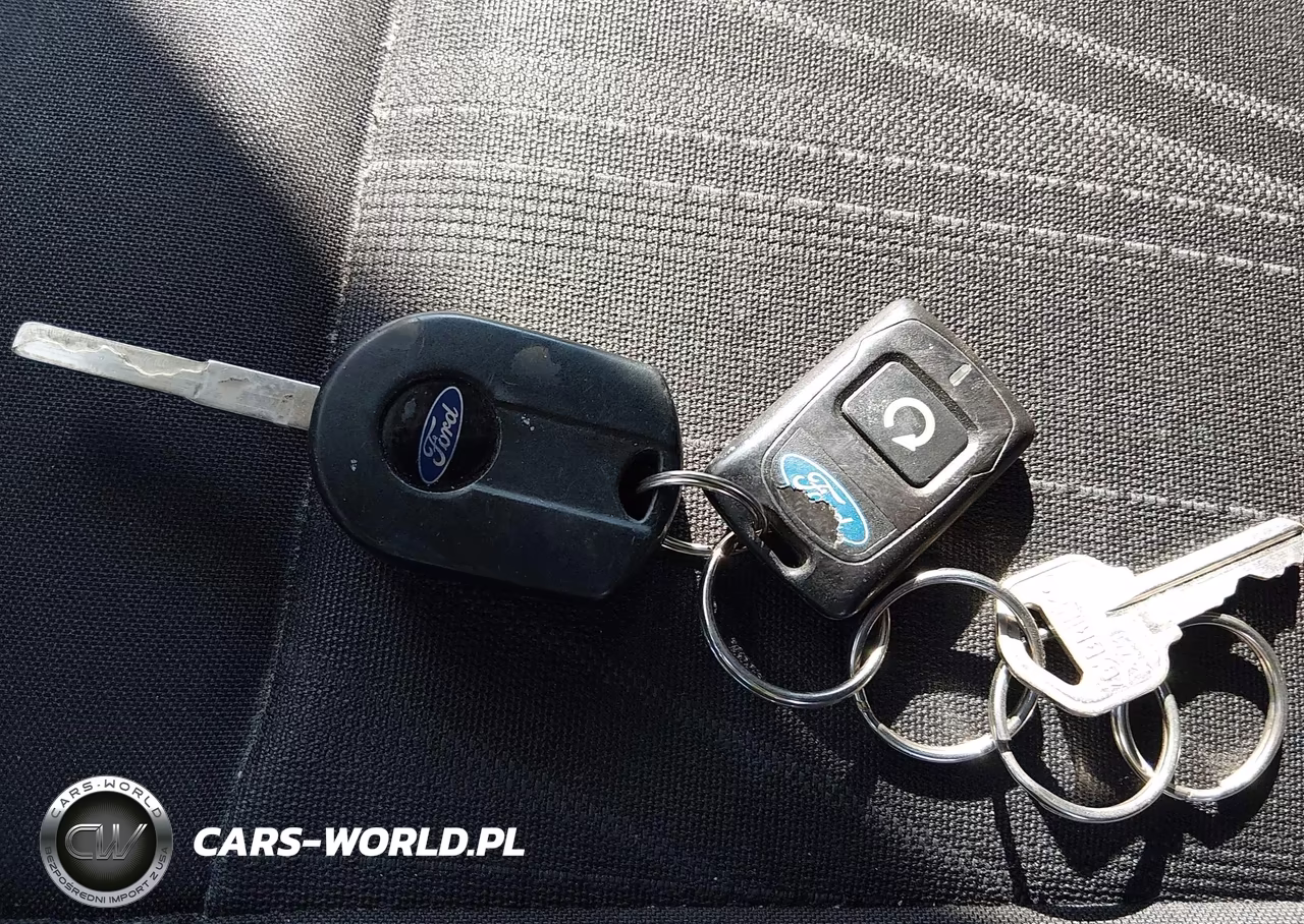 2018 Ford Focus Se VIN:1FADP3K24JL303219 - 11