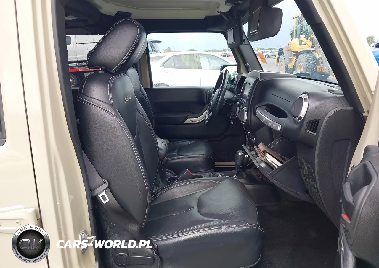 2017 Jeep Wrangler Unlimited Sahara VIN:1C4BJWEG2HL732087 - 5