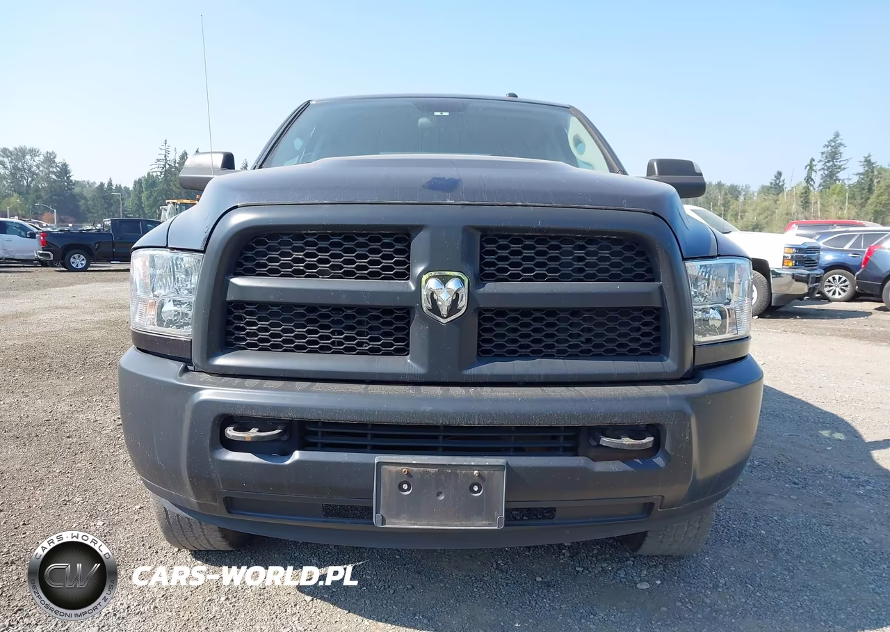 2018 Ram 3500 Tradesman 4X4 8' Box VIN:3C63R3GT7JG304824 - 12