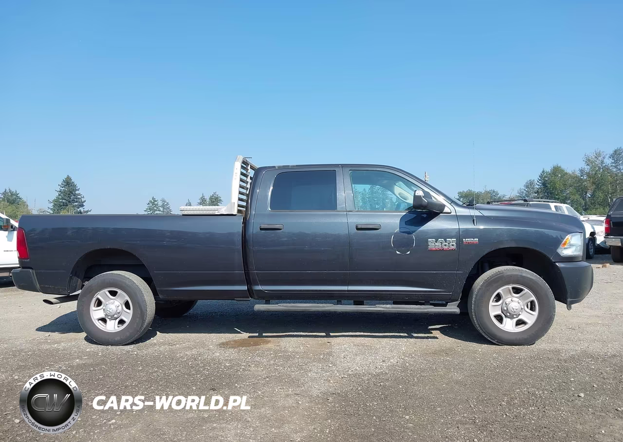 2018 Ram 3500 Tradesman 4X4 8' Box VIN:3C63R3GT7JG304824 - 13