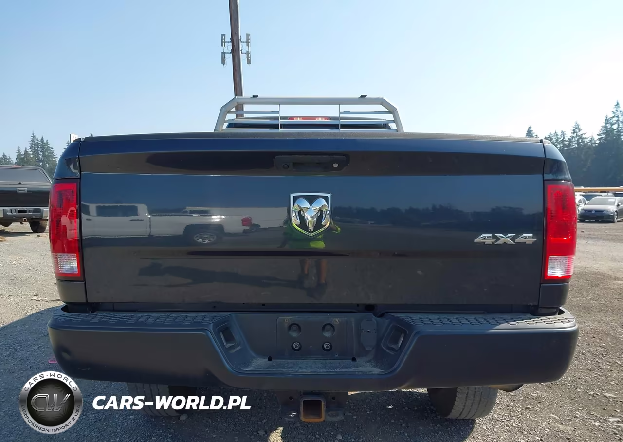 2018 Ram 3500 Tradesman 4X4 8' Box VIN:3C63R3GT7JG304824 - 16