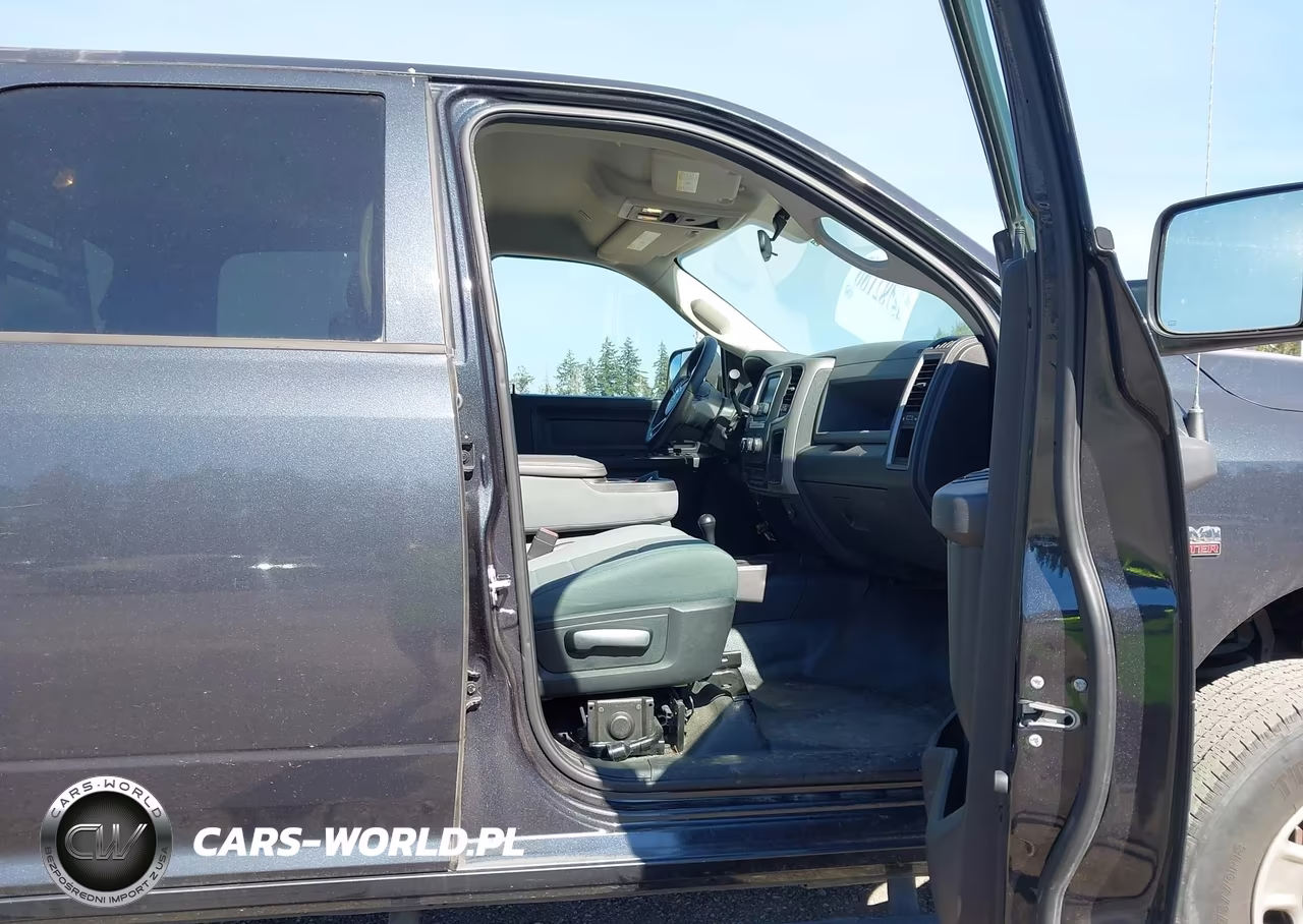 2018 Ram 3500 Tradesman 4X4 8' Box VIN:3C63R3GT7JG304824 - 5