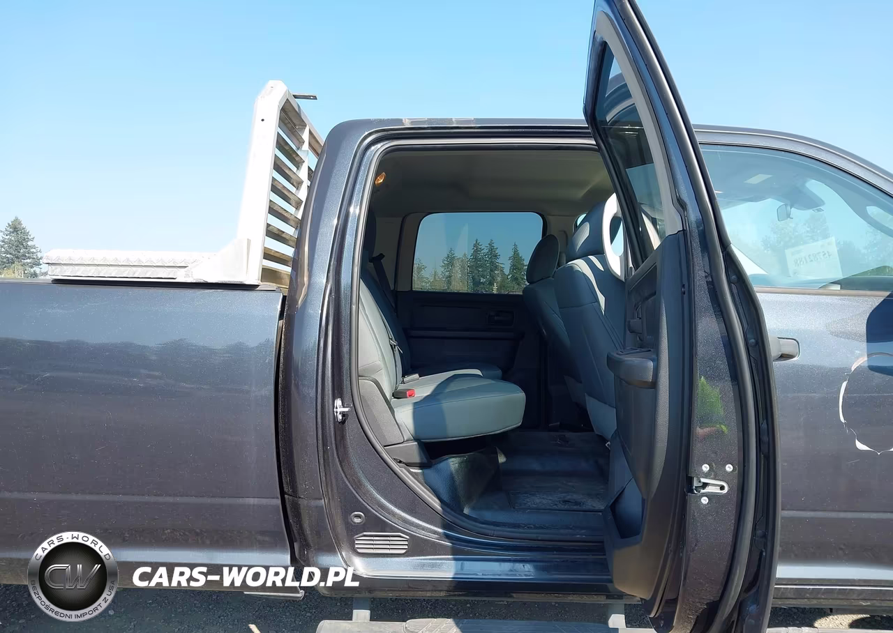 2018 Ram 3500 Tradesman 4X4 8' Box VIN:3C63R3GT7JG304824 - 8