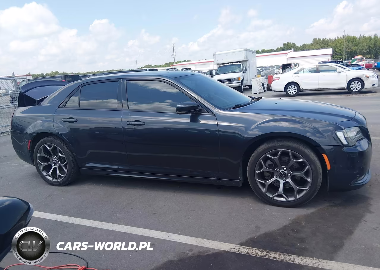 2015 Chrysler 300 300S VIN:2C3CCABT5FH921513 - 13