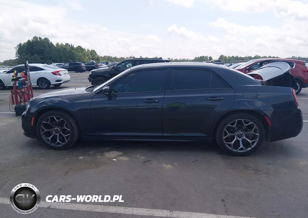 2015 Chrysler 300 300S VIN:2C3CCABT5FH921513 - 14