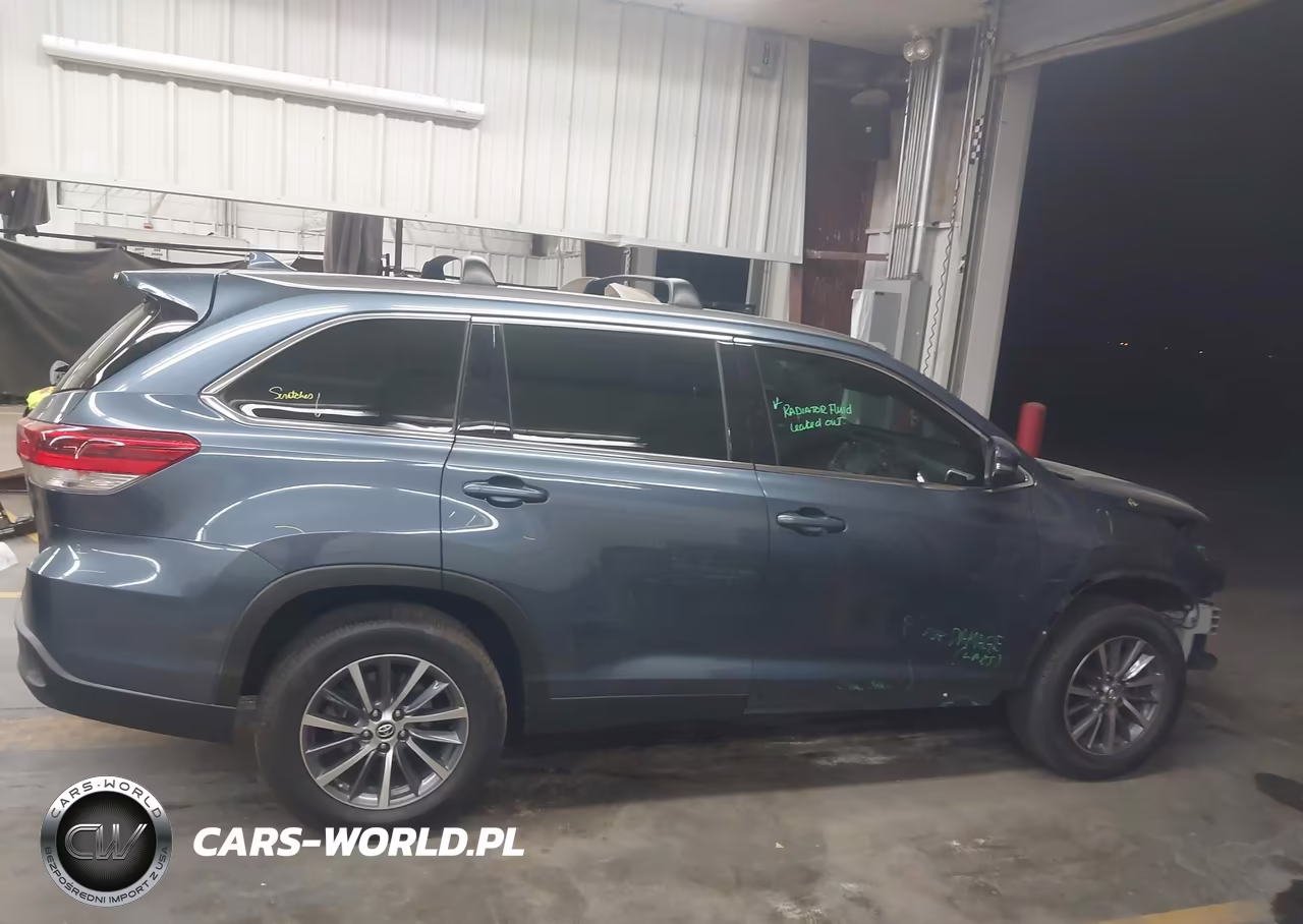 2019 Toyota Highlander Xle VIN:5TDKZRFH1KS356148 - 12