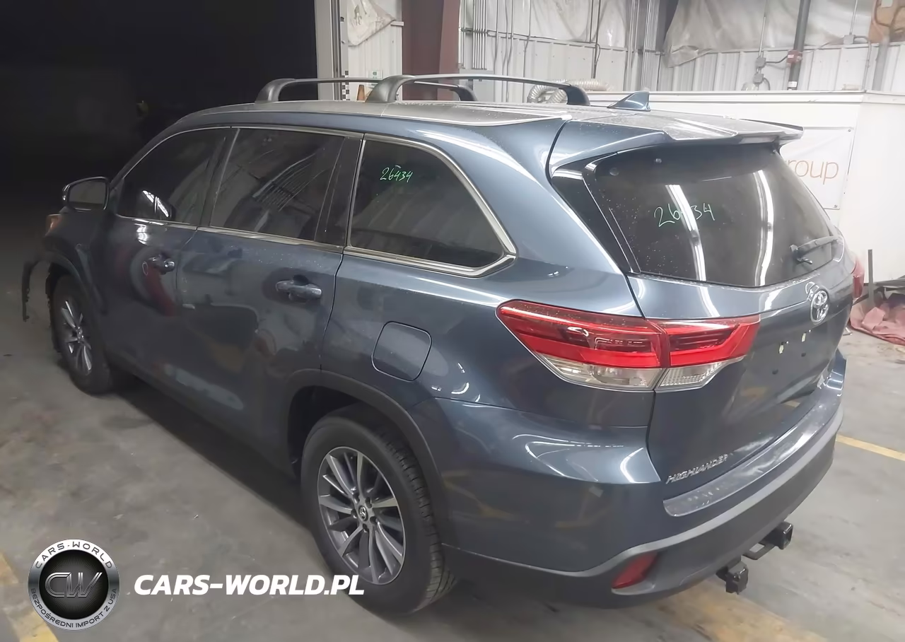 2019 Toyota Highlander Xle VIN:5TDKZRFH1KS356148 - 3