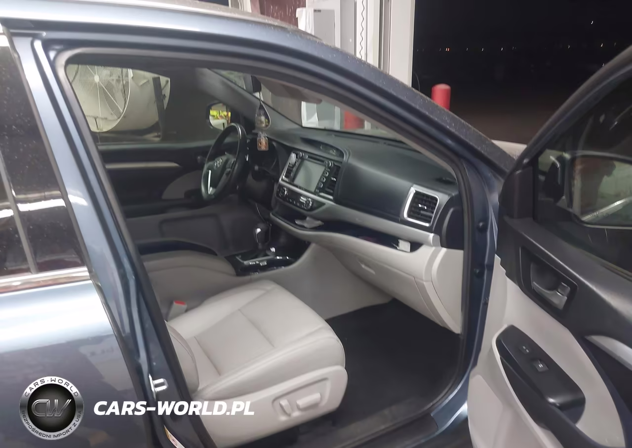 2019 Toyota Highlander Xle VIN:5TDKZRFH1KS356148 - 5