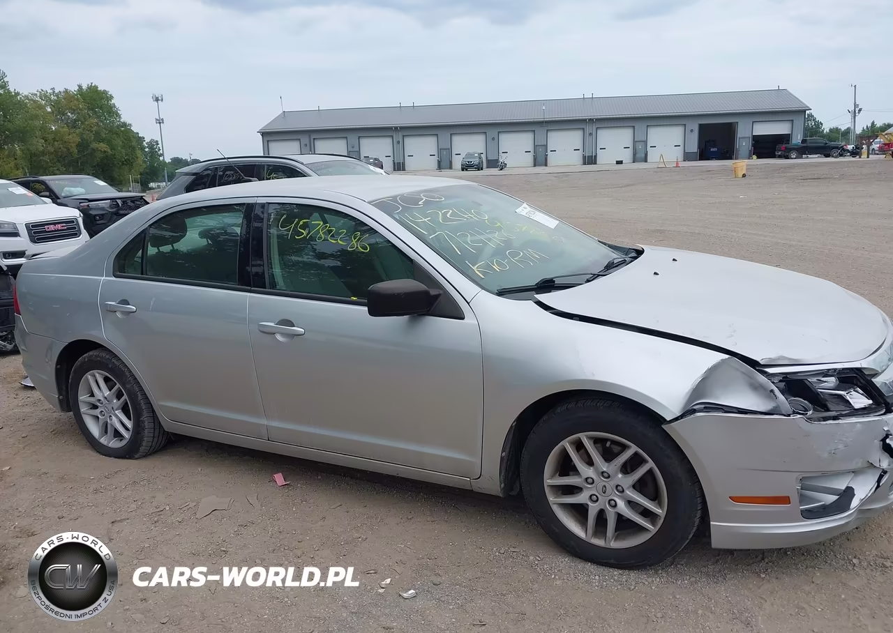 2012 Ford Fusion S VIN:3FAHP0GA5CR142240 - 13