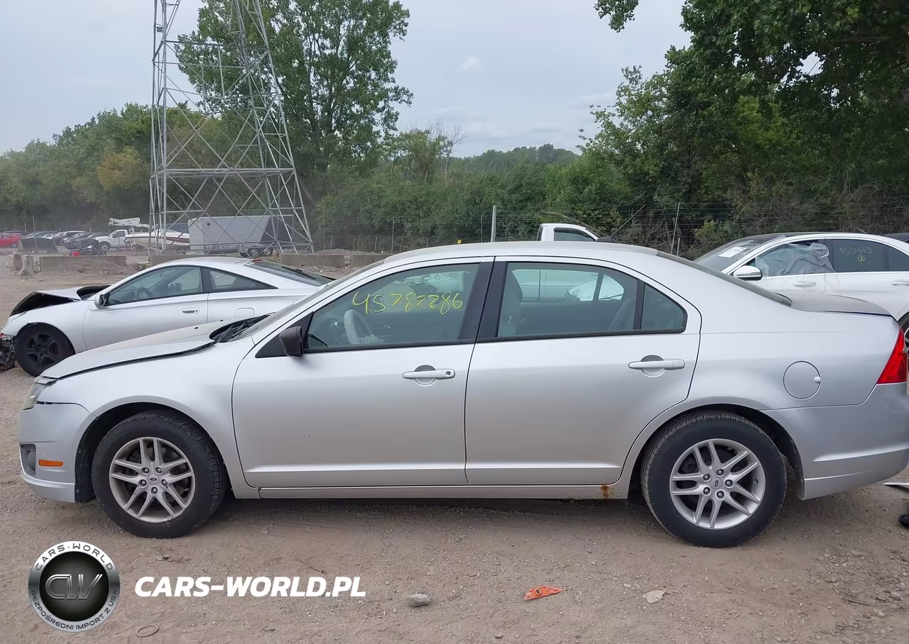 2012 Ford Fusion S VIN:3FAHP0GA5CR142240 - 14