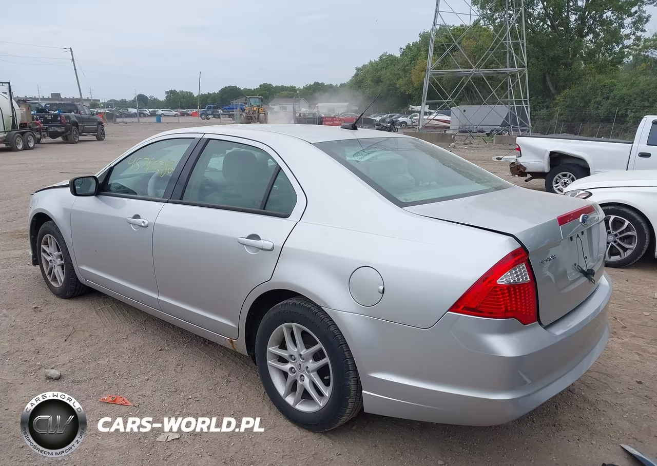 2012 Ford Fusion S VIN:3FAHP0GA5CR142240 - 3