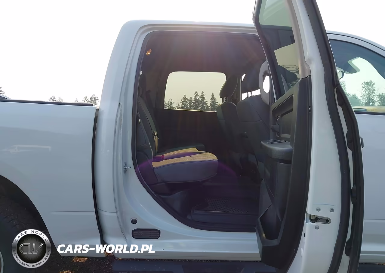 2019 Ram 1500 Classic Tradesman 4X4 5'7 Box VIN:3C6RR7KG4KG619870 - 8
