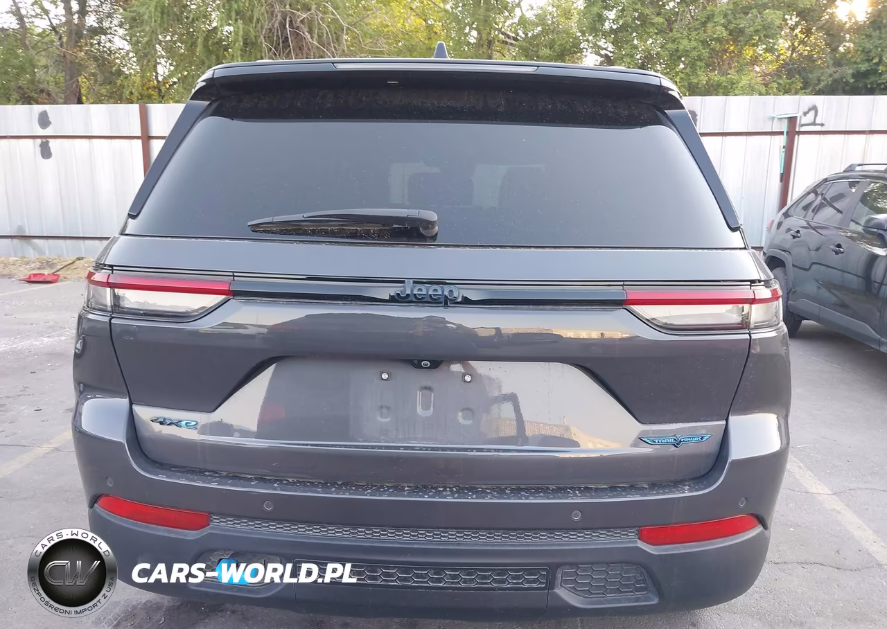 2023 Jeep Grand Cherokee 4Xe Trailhawk VIN:1C4RJYC68P8786791 - 16