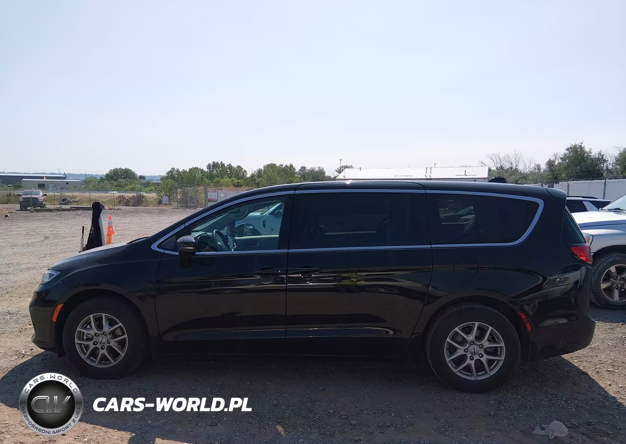 2024 Chrysler Pacifica Touring L VIN:2C4RC1BG3RR194069 - 14