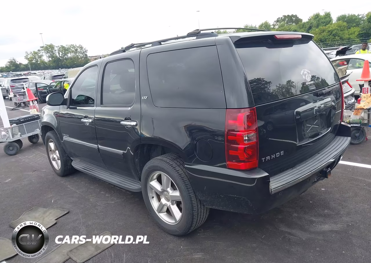 2011 Chevrolet Tahoe Ltz VIN:1GNSCCE06BR277414 - 3