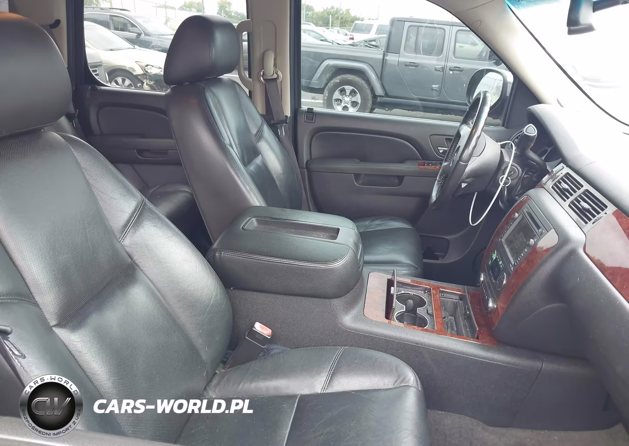 2011 Chevrolet Tahoe Ltz VIN:1GNSCCE06BR277414 - 5